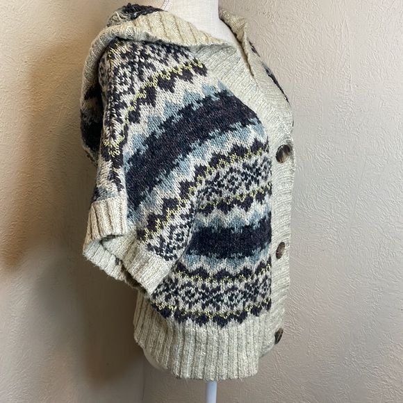 Aeropostale Knit Hooded Short Sleeve Button Down Sweater - Picture 3 of 10